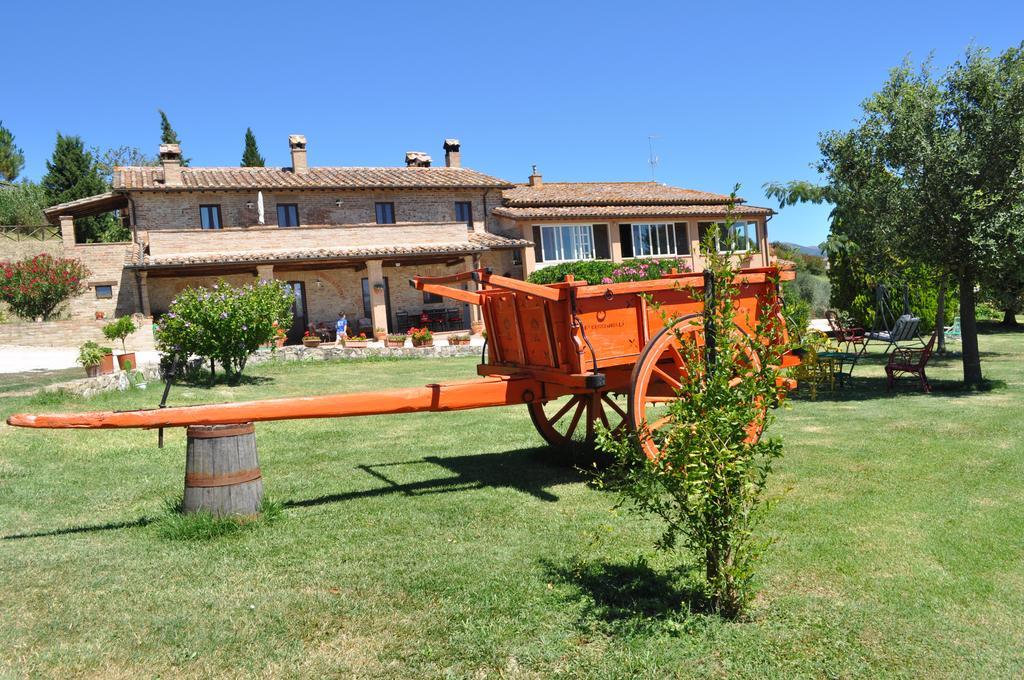 Farm Stay Il Carro Del Colle Collevalenza Buitenkant foto